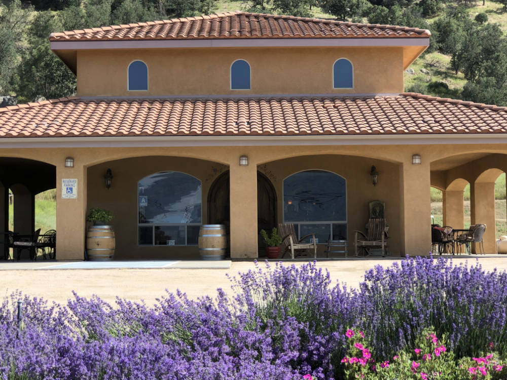 Tehachapi Wine and Cattle Company's tasting room